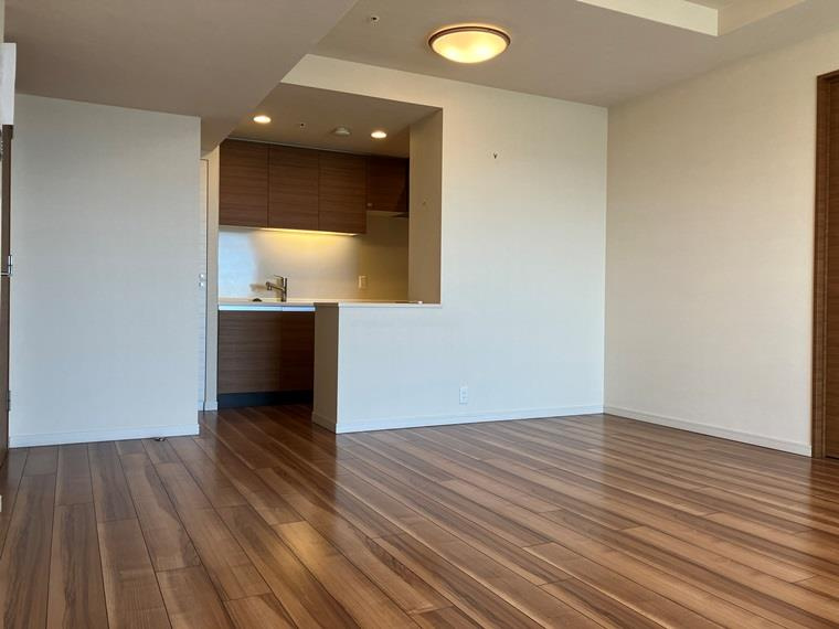 プラウドタワー稲毛の居間・リビング|ゆったりとした居間です