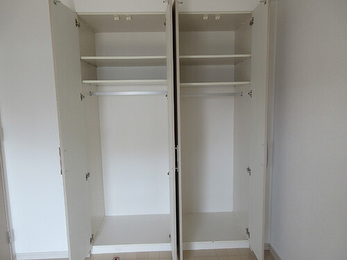 ライオンズ千葉寺ステーションフロントレジデンスの収納|クロゼット　※2025年3月撮影