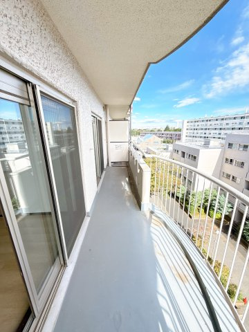 千葉市花見川区作新台８丁目の賃貸マンションのバルコニー|広々としたバルコニーです