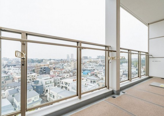 【バルコニー】