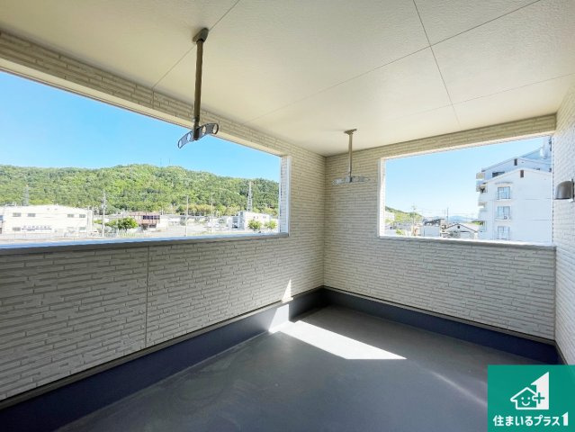 ★29(土)30(日)現地見学可能！★東近江市五個荘清水鼻町　ラスト1邸のバルコニー|日当たりのよいバルコニー！お部屋が開放的に！