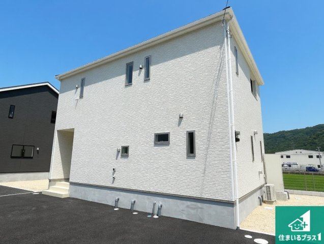 ★29(土)30(日)現地見学可能！★東近江市五個荘清水鼻町　ラスト1邸の外観|安心の10年保証！外観を美しく保ち、雨水で汚れを落とします！気になることがありましたら、お気軽にお問い合わせください！