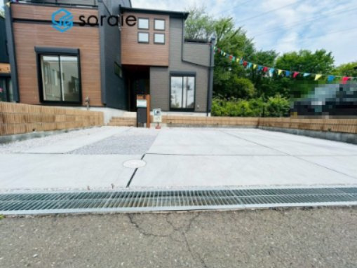 狭山市北入曽2期　新築戸建の前面道路含む現地写真