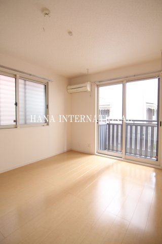 クレモンティーヌ・相之川の居間・リビング|他部屋参照（反転）