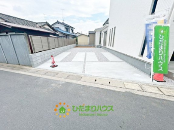羽生市東　新築一戸建て　リーブルガーデンの駐車場