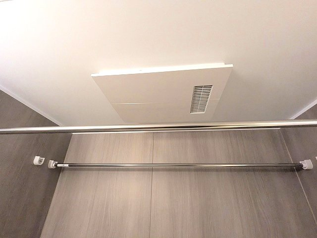 geo ent上野稲荷町の設備|浴室換気乾燥機、物干しバー2本付で重い布団や多数のハンガー干すのに大変便利です