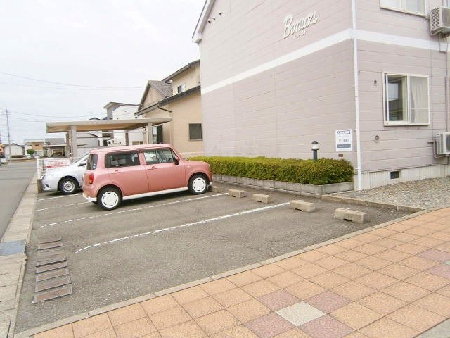 ボヌール・Ｆ　Ａの駐車場