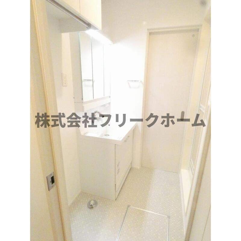 武蔵野市境２丁目のアパートの独立洗面台