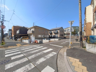 【前面道路含む現地写真】