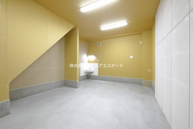 GAZZELE STYLE 西住之江の駐車場