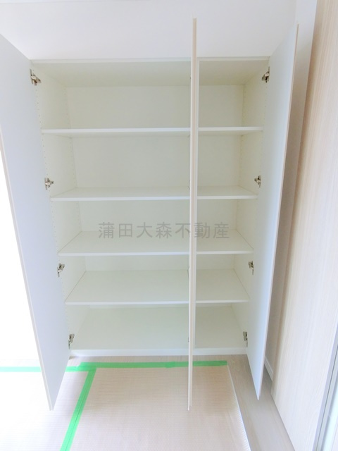 スタイリオ蒲田WESTの収納|リビングの棚収納