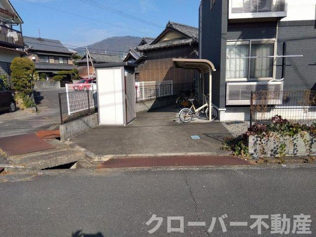 レオネクストＧｒｏｏｖｅｒⅡの駐車場