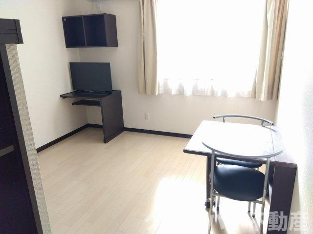 レオネクストＧｒｏｏｖｅｒⅡの居間・リビング