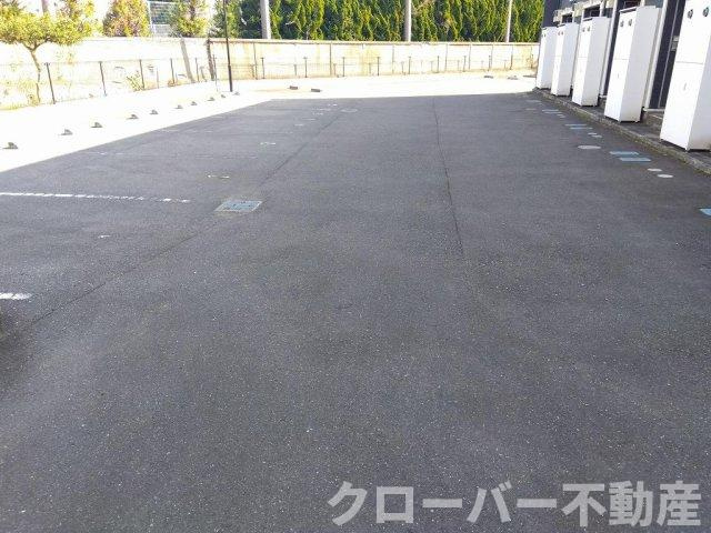 レオネクストＧｒｏｏｖｅｒⅡの駐車場
