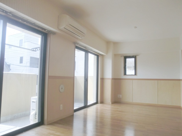 ＭＯＮＡ  ＶＡＬＥⅡの居間・リビング|広いリビングです♪