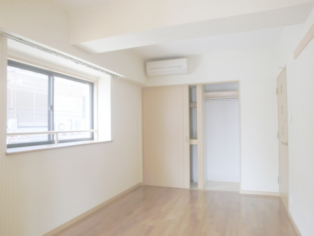 ＭＯＮＡ  ＶＡＬＥⅡの寝室|6帖の洋室です☆