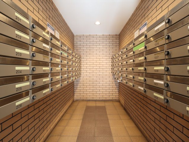 サーパス西古松Ⅱの玄関|郵便BOXになります。
綺麗に使用されております。