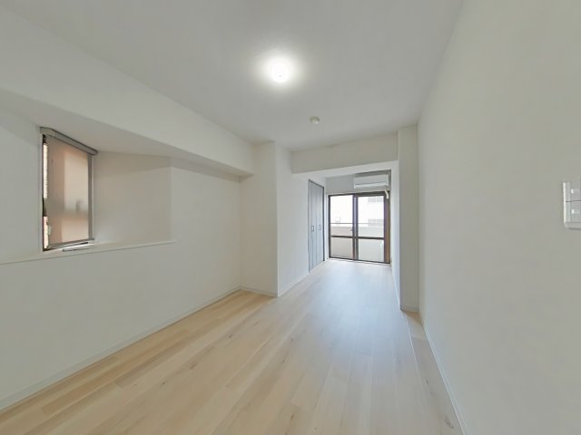 サーパス西古松Ⅱの洋室|西側洋室の室内写真になります。
エアコンを取り付けております。