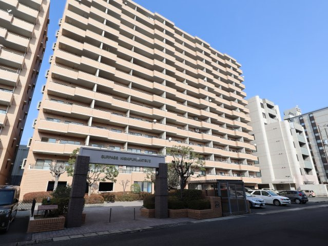 サーパス西古松Ⅱの外観|外観の写真になります。
総戸数104世帯のマンション、3階のお部屋になります。