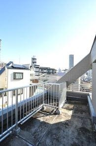 プレミアステージ市ヶ谷河田町のバルコニー|人気のルーフバルコニー