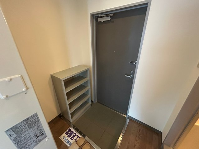 エルロン２１の玄関|明るい玄関です