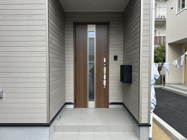 神戸市西区王塚台7丁目新築戸建２号棟の玄関