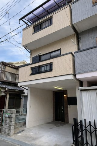 永楽町の外観|コンパクトな外観でありながら、街並みに馴染むデザイン。小さくても暮らしやすさを重視した安心の住まいです。