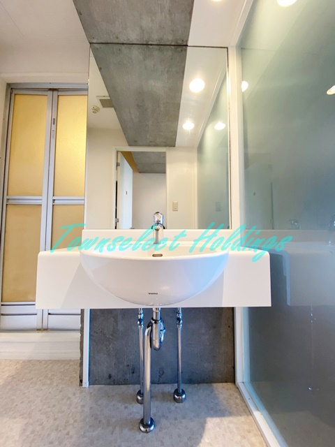 FACE Sの洗面所|明るい洗面所です