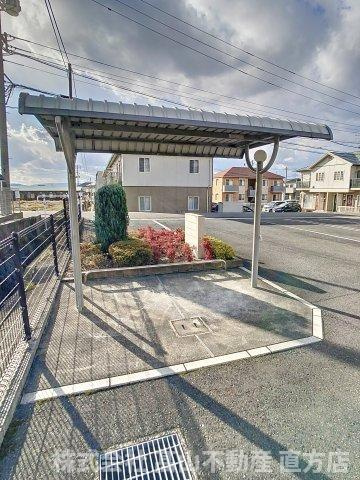 ピュアコートの駐車場