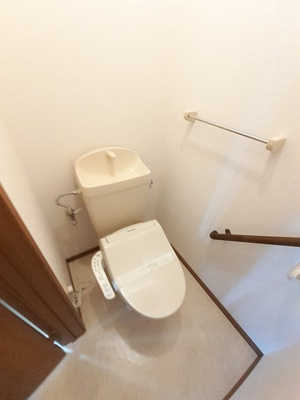 【トイレ】 | マウンテンキャスル1 | 清潔感のあるトイレです