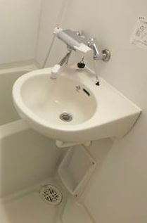 アランシア両国の洗面所