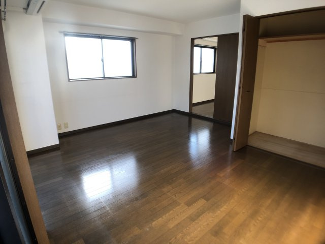 ソレール猿江の洋室