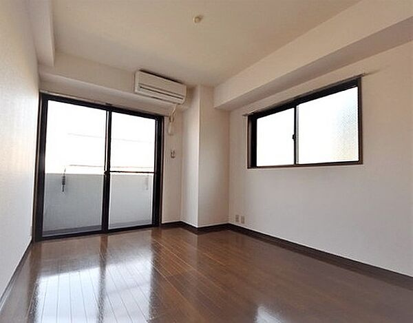 ソレール猿江の洋室