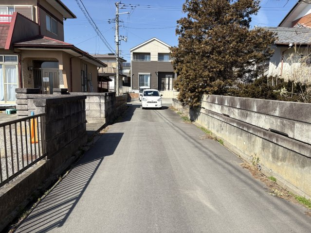 金山町朝日台 売土地の前面道路含む現地写真