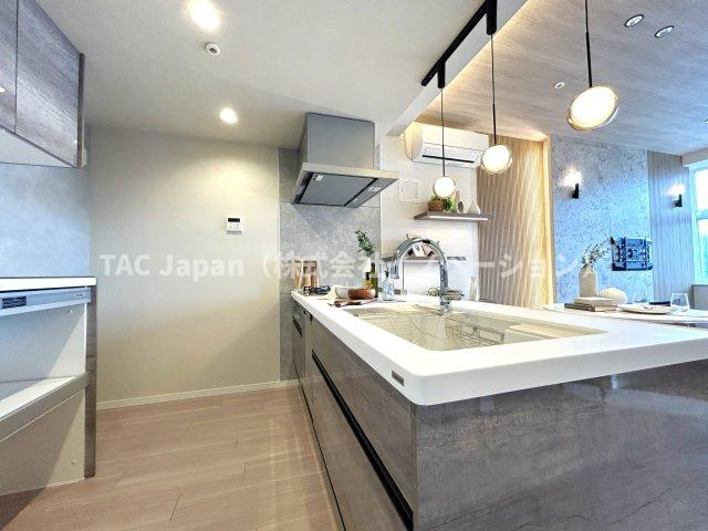 東京シーサウスブランファーレのキッチン|長い時間滞在するキッチンスペースだからこそ、食事の準備を楽しい時間に、忙しい時でもスムーズに無駄なく作業できる、お手入れも簡単にできるなど、毎日を楽しくするキッチンスペースに仕上げました。