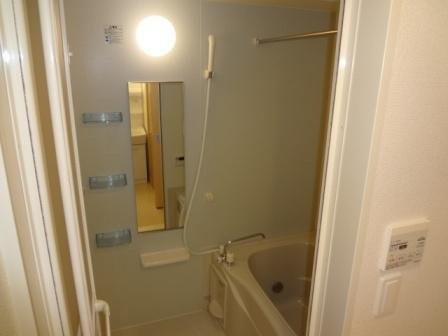 サンシャイン　Ｔ　Ｂの浴室|日々の疲れを癒すお風呂付です