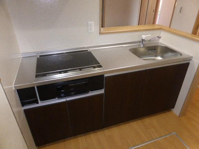 エルメゾン坂原　Ａ　(メゾネット)のキッチン|キッチンです