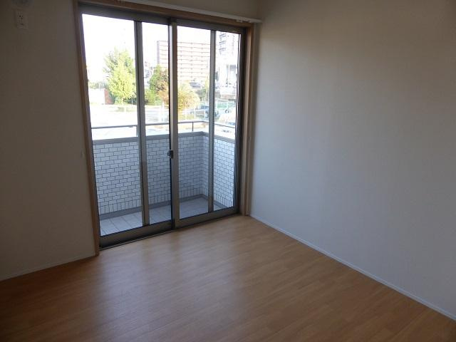 エルメゾン坂原　Ａ　(メゾネット)