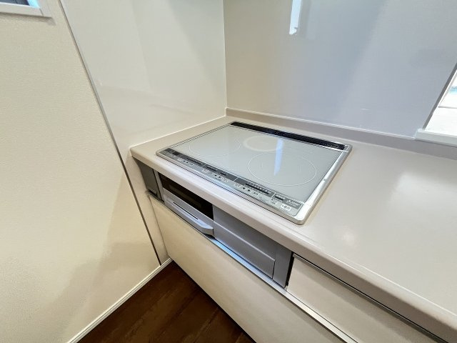 【キッチン】 | 福岡市早良区飯倉4丁目　1号棟（全2棟）【仲介手数料無料・0円】 | 施工例。施工例は完成時と異なる場合があります。