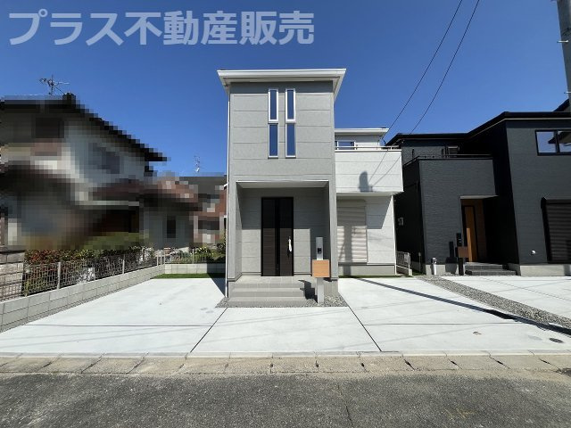 【外観】 | 福岡市早良区飯倉4丁目　1号棟（全2棟）【仲介手数料無料・0円】 | 現地写真。プラス不動産販売なら、現場の全ての棟をまとめてご見学頂けます。