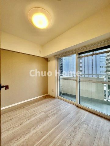 下谷第2サマリヤマンションの寝室|【寝室】心と体をゆったりと安らげる主寝室。寝室のゆとりが大きい分だけ、暮らしの安らぎは深まります。一日の疲れを癒すだけでなく、ご夫婦の親密な語らいを紡ぎ出します