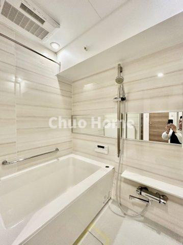 下谷第2サマリヤマンションの浴室|【バスルーム】暖房換気乾燥機付きシステムバスルーム。暖房・冷風・換気・乾燥など、毎日を快適に過ごせるうれしい機能が揃っています。雨の日の洗濯物も安心です。