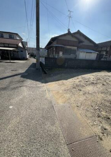 庄内町4丁目　売土地の前面道路含む現地写真