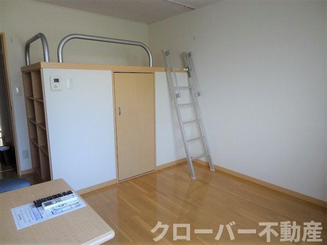 レオネクストトヨハラの居間・リビング