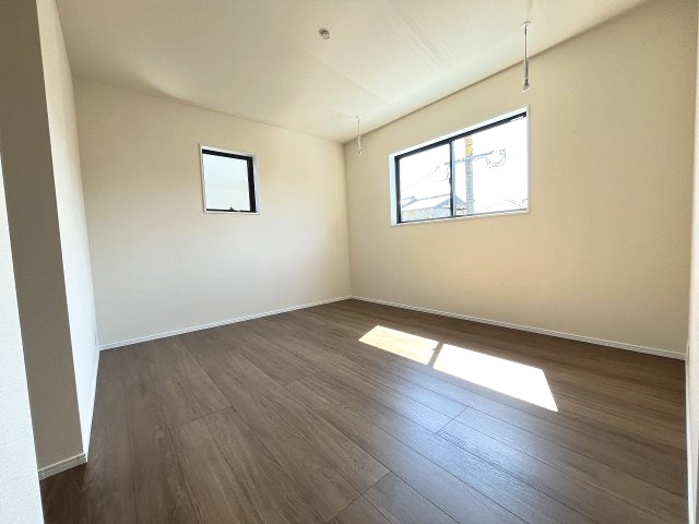 【寝室】 | 福岡市早良区飯倉4丁目　2号棟（全2棟）【仲介手数料無料・0円】 | 施工例。施工例は完成時と異なる場合があります。