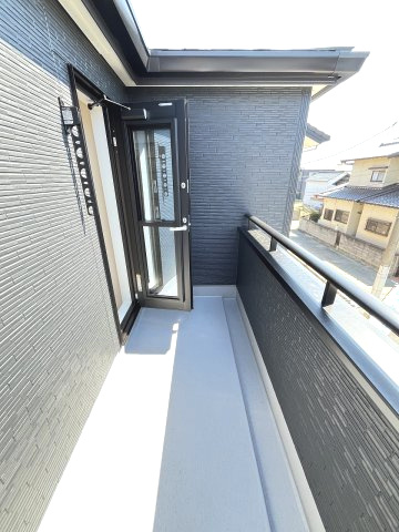 【バルコニー】 | 福岡市早良区飯倉4丁目　2号棟（全2棟）【仲介手数料無料・0円】 | 現地写真。
