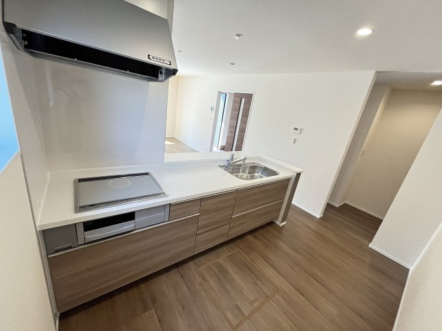 【キッチン】 | 福岡市早良区飯倉4丁目　2号棟（全2棟）【仲介手数料無料・0円】 | 施工例。施工例は完成時と異なる場合があります。