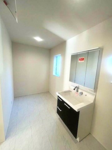 熊本市北区龍田１丁目の一戸建ての独立洗面台