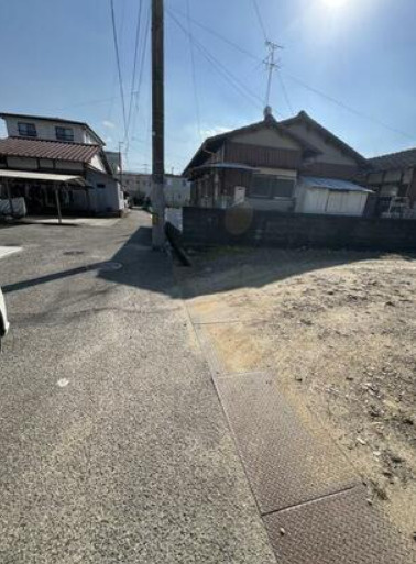 庄内町4丁目　売土地の前面道路含む現地写真