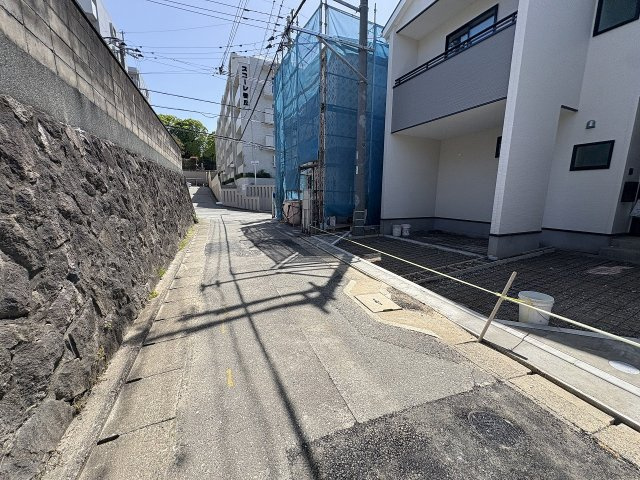 【その他】 | 福岡市中央区笹丘1丁目3期　2号棟（全3棟）【仲介手数料無料・0円】 | 現地写真。前面道路です。